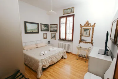 Large Double Room — Enzo’s House